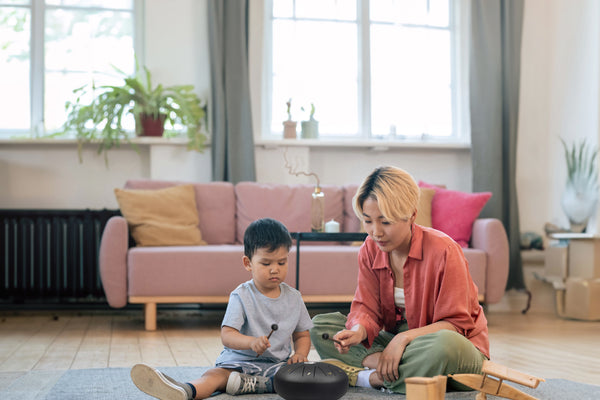 Ontdek de magie van de tongdrum als verbindende familieactiviteit